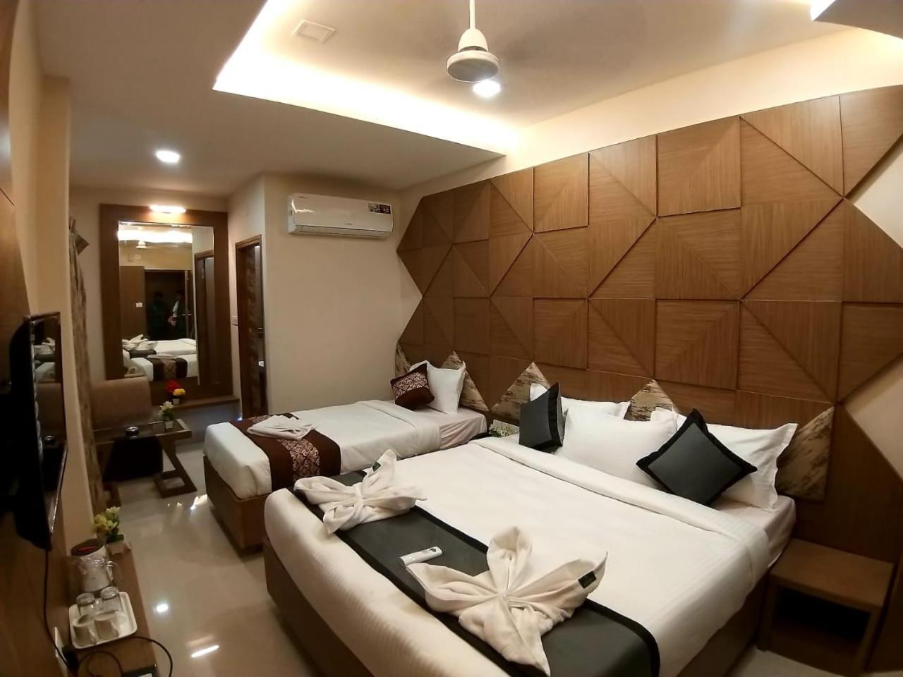 Grand Elegant Hotel Chennai Ngoại thất bức ảnh