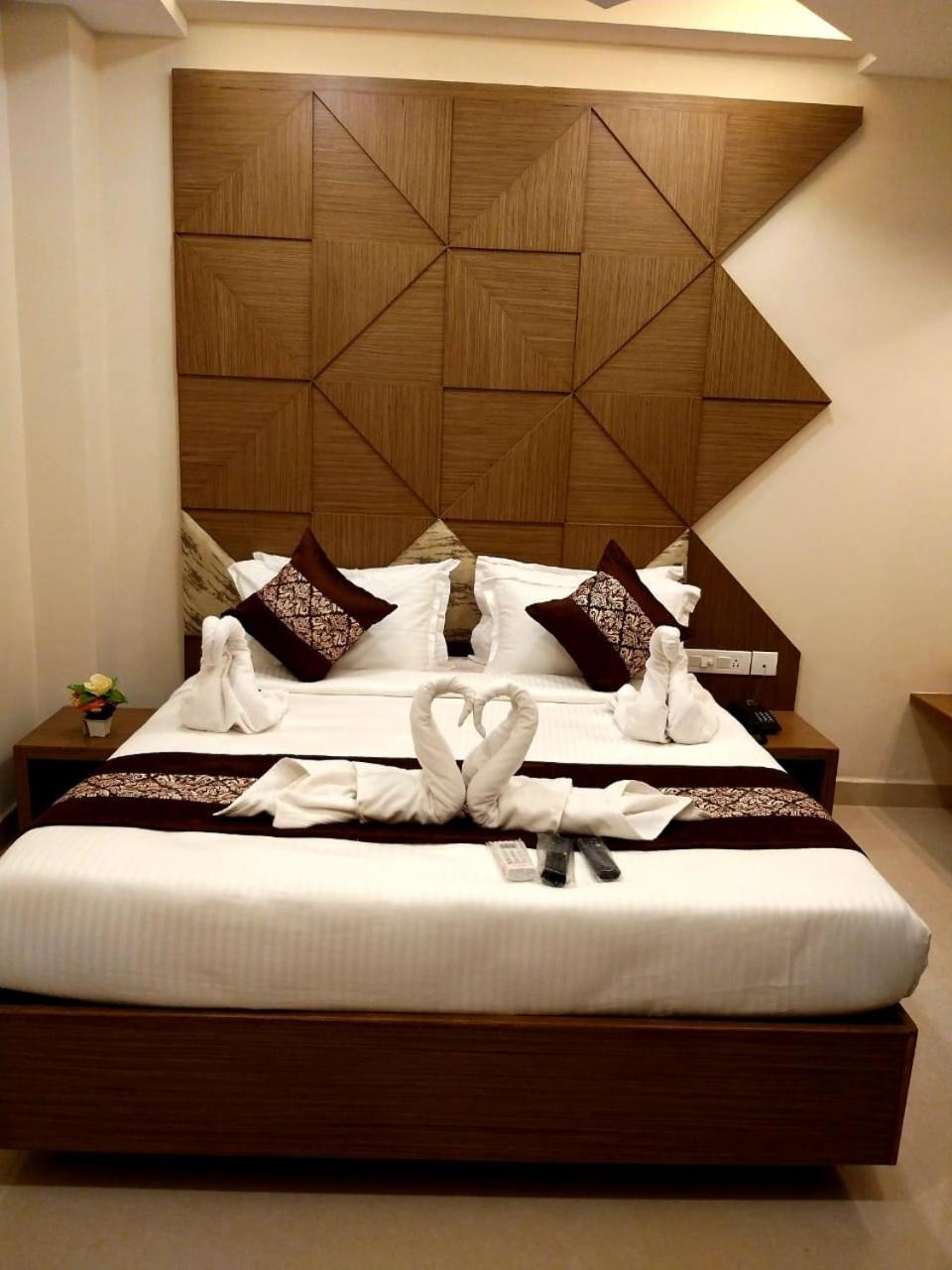 Grand Elegant Hotel Chennai Ngoại thất bức ảnh