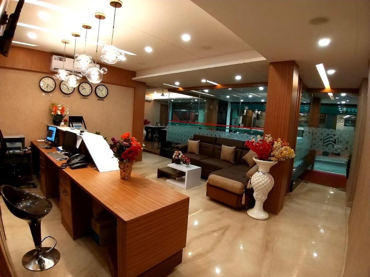 Grand Elegant Hotel Chennai Ngoại thất bức ảnh