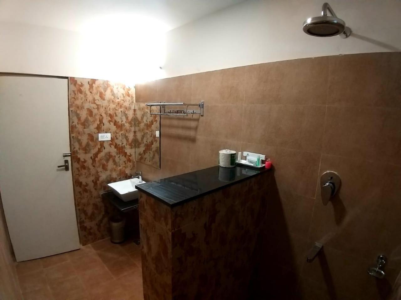 Grand Elegant Hotel Chennai Ngoại thất bức ảnh