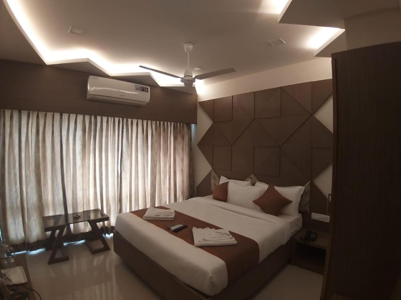 Grand Elegant Hotel Chennai Ngoại thất bức ảnh