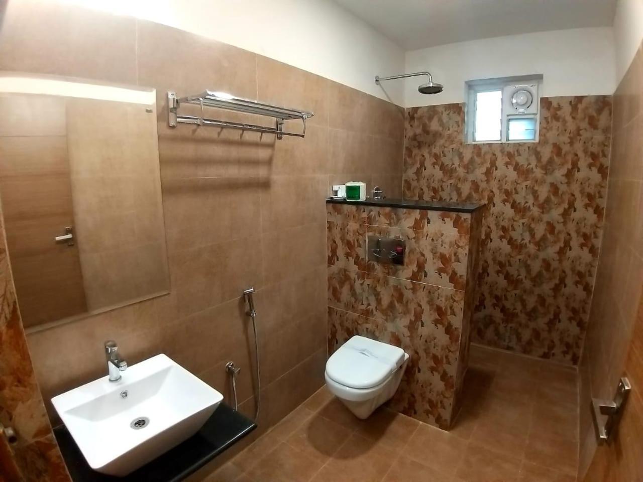 Grand Elegant Hotel Chennai Ngoại thất bức ảnh