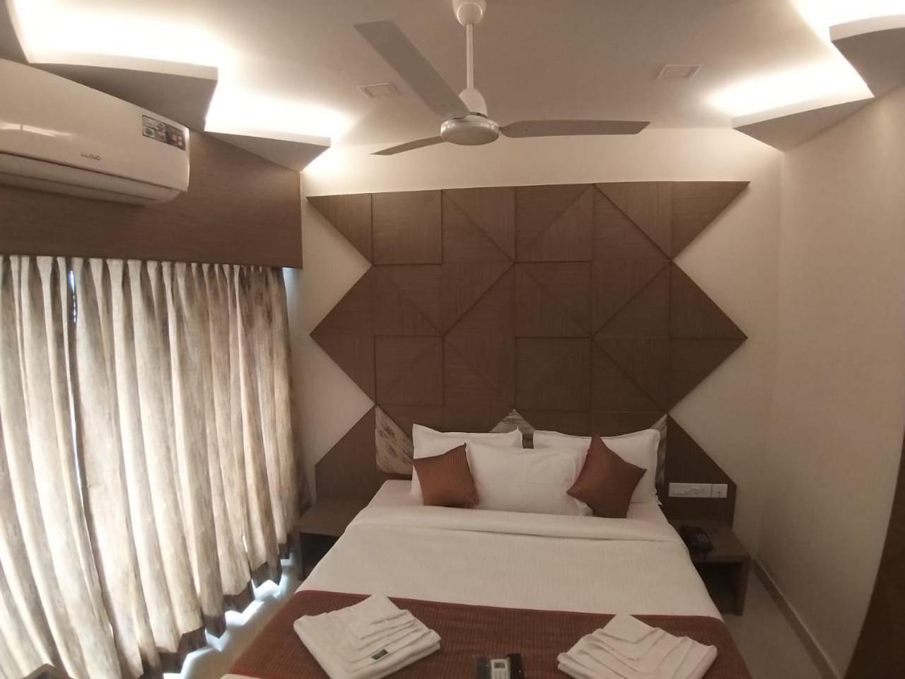 Grand Elegant Hotel Chennai Ngoại thất bức ảnh